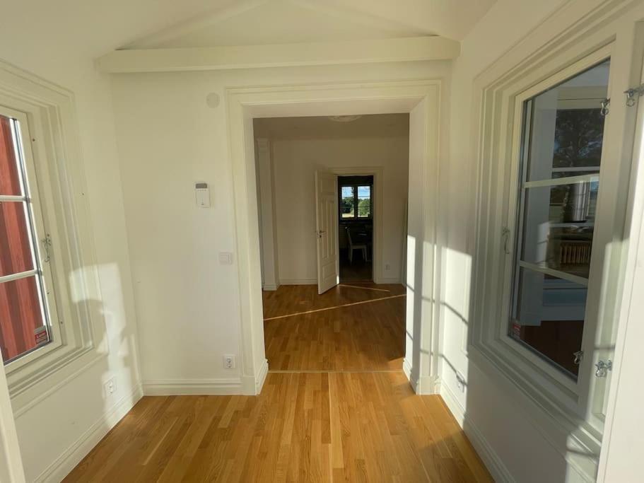 Gard Med Egen Sjoe Med Bryggbat, Nyrenoverat! Katrineholm Esterno foto