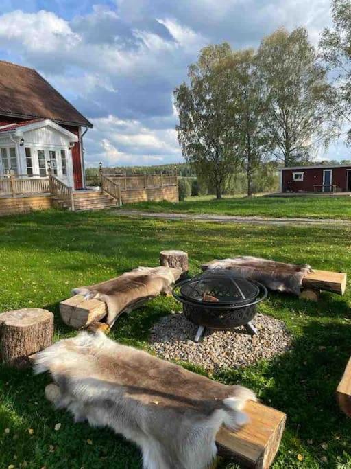 Gard Med Egen Sjoe Med Bryggbat, Nyrenoverat! Katrineholm Esterno foto