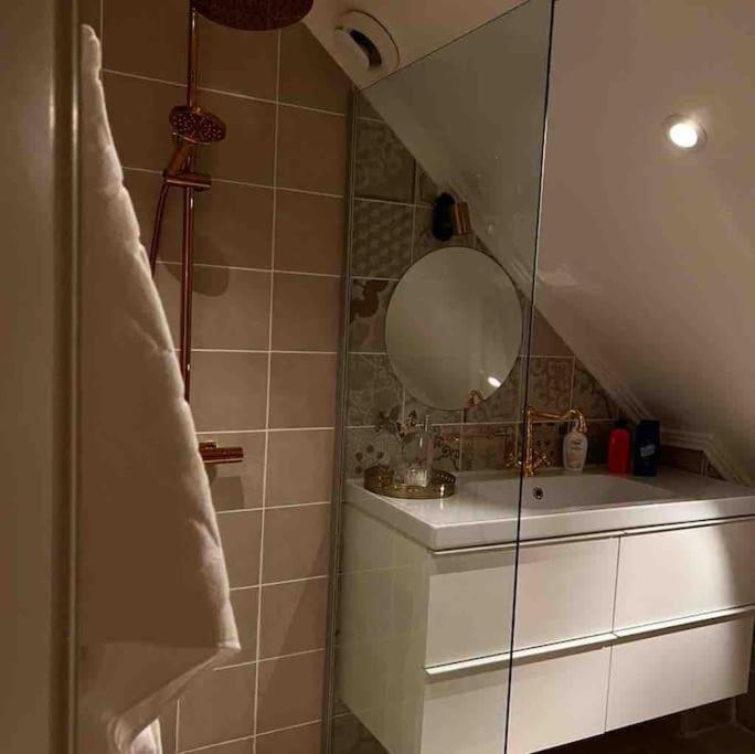 Gard Med Egen Sjoe Med Bryggbat, Nyrenoverat! Katrineholm Esterno foto
