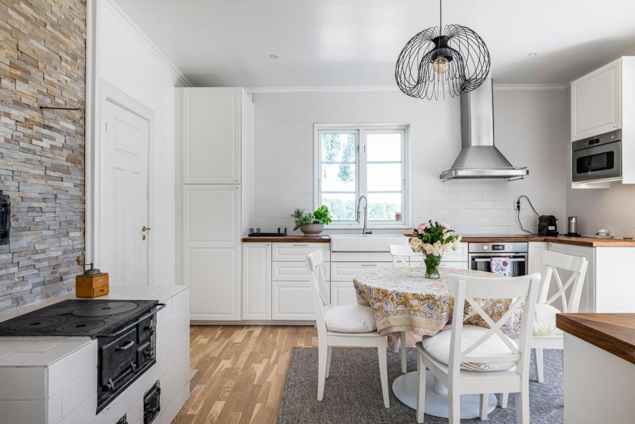 Gard Med Egen Sjoe Med Bryggbat, Nyrenoverat! Katrineholm Esterno foto