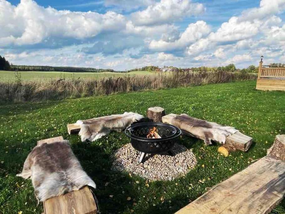 Gard Med Egen Sjoe Med Bryggbat, Nyrenoverat! Katrineholm Esterno foto